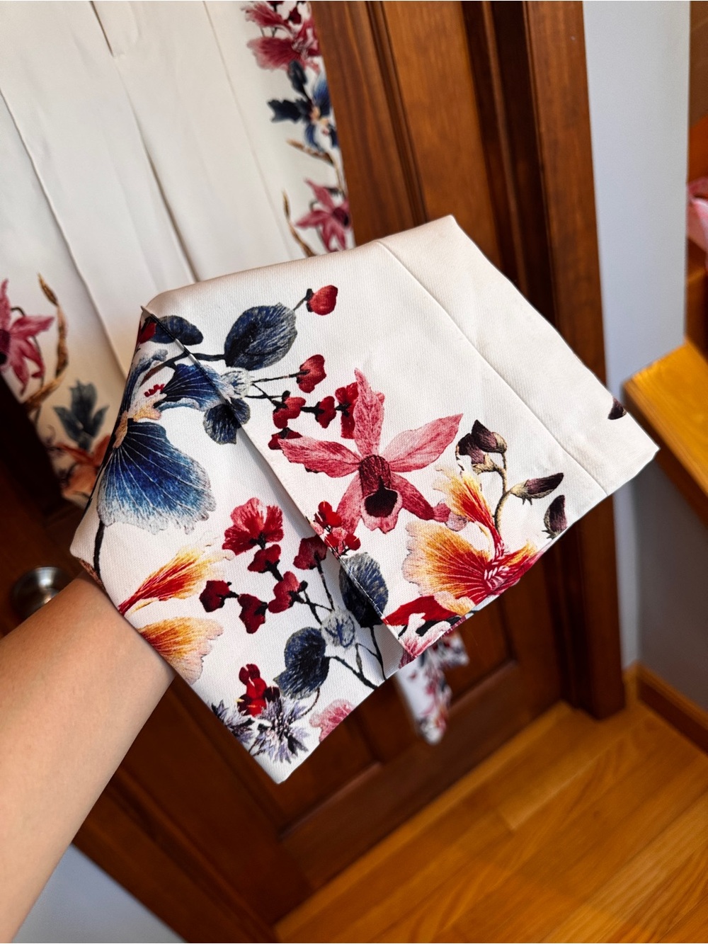 275. Zara Cream Floral Boot-Cut Pants with Burgundy & Navy Accents - Picture 10 of 10